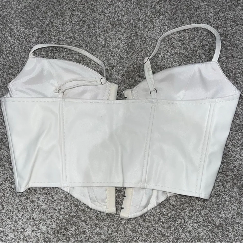 Windsor White Cream Bustier Bra Front Hook & Eye Closure WORN ONCE